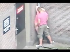 Секс на улице, снятый на камеру мобильного телефона