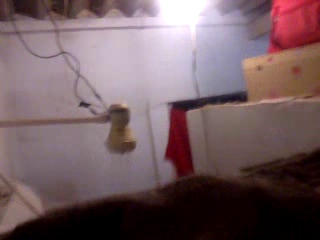 Подглядывание через скрытую камеру за голой девушкой в домашнем видео