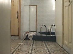 Любительское русское видео со скрытой камеры со зрелыми лесбиянками в сауне