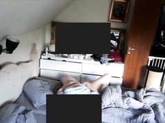 Подглядывание за толстухой снимающей мастурбацию на камеру телефона
