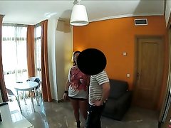 Бизнесмен вызвал проститутку для страстного секса под скрытой камерой в вестибюле